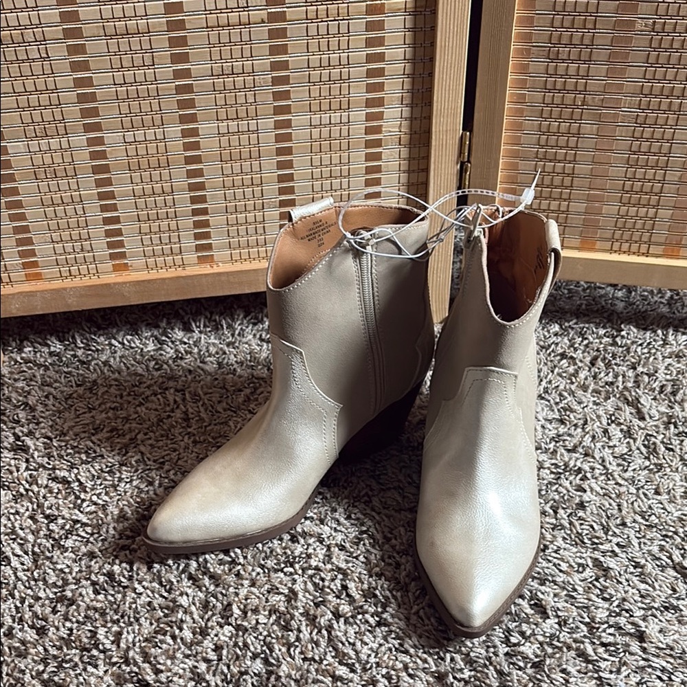 Indigo Cream Ankle Boots with Western Flair